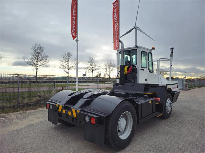 Terberg YT220 - Terminal tractor: picture 5 Terberg YT220 - Terminal tractor: picture 5