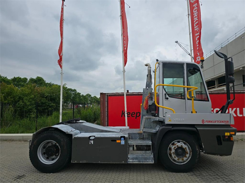 Terberg YT223 - Terminal tractor: picture 3 Terberg YT223 - Terminal tractor: picture 3