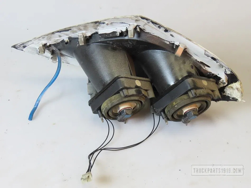 DAF 1784823 Lighting Skylight Re. - Fog light for Truck: picture 2 DAF 1784823 Lighting Skylight Re. - Fog light for Truck: picture 2