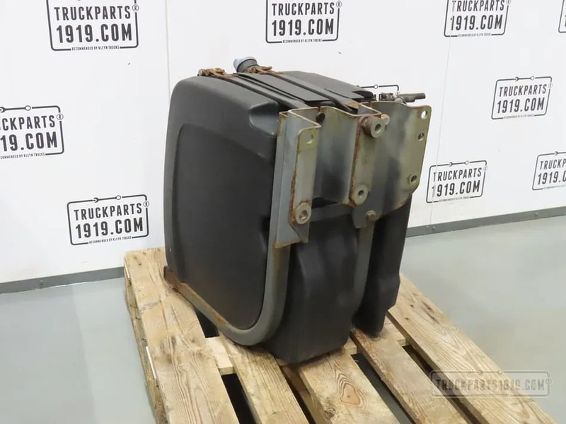 DAF 2303398 AdBlue tank DAF - Muffler/ Exhaust system for Truck: picture 2 DAF 2303398 AdBlue tank DAF - Muffler/ Exhaust system for Truck: picture 2