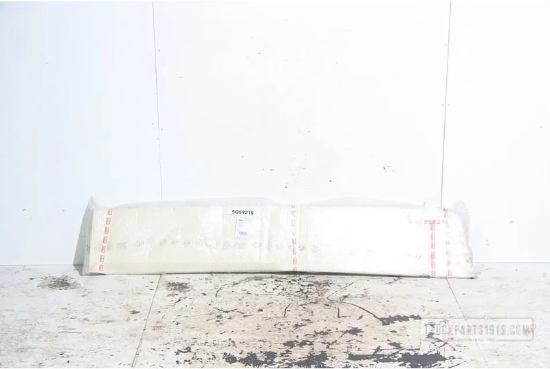 Iveco 5801735398 Zijspoiler links - Aerodynamics/ Spoiler for Truck: picture 1 Iveco 5801735398 Zijspoiler links - Aerodynamics/ Spoiler for Truck: picture 1