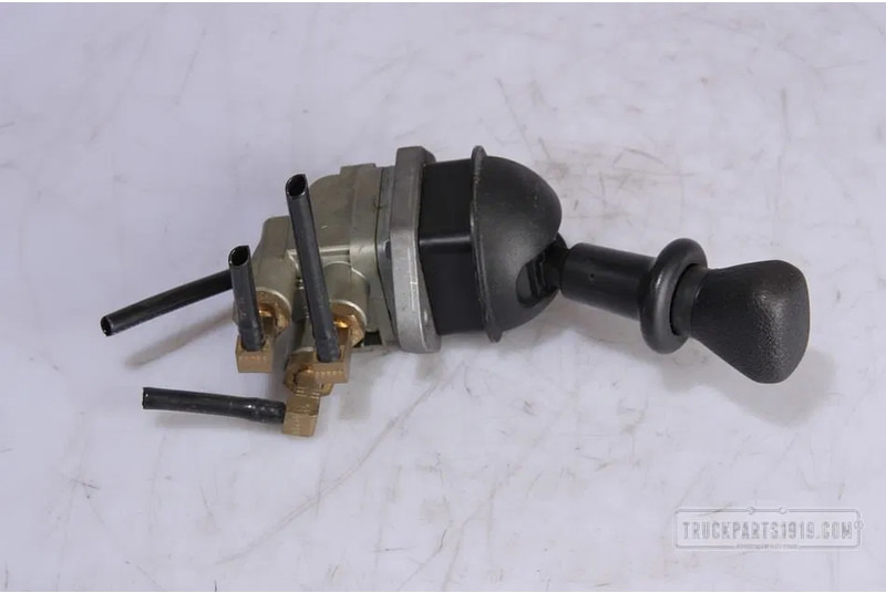 KNORR-BREMSE 2122584 Handremventiel - Brake parts for Truck: picture 1 KNORR-BREMSE 2122584 Handremventiel - Brake parts for Truck: picture 1