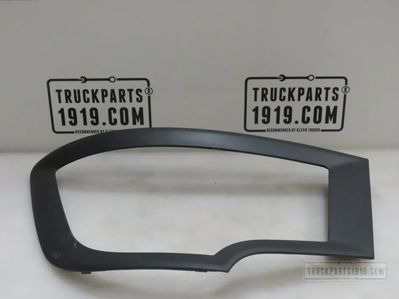 Mercedes-Benz 9608260159 Koplamprand Re.MB MP4 - Bumper for Truck: picture 1 Mercedes-Benz 9608260159 Koplamprand Re.MB MP4 - Bumper for Truck: picture 1