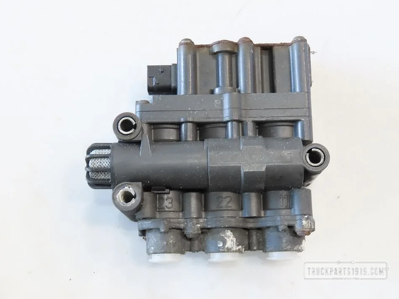 Mercedes-Benz A 001 327 13 25 ECAS magneetventiel MP4 - Valve for Truck: picture 1 Mercedes-Benz A 001 327 13 25 ECAS magneetventiel MP4 - Valve for Truck: picture 1