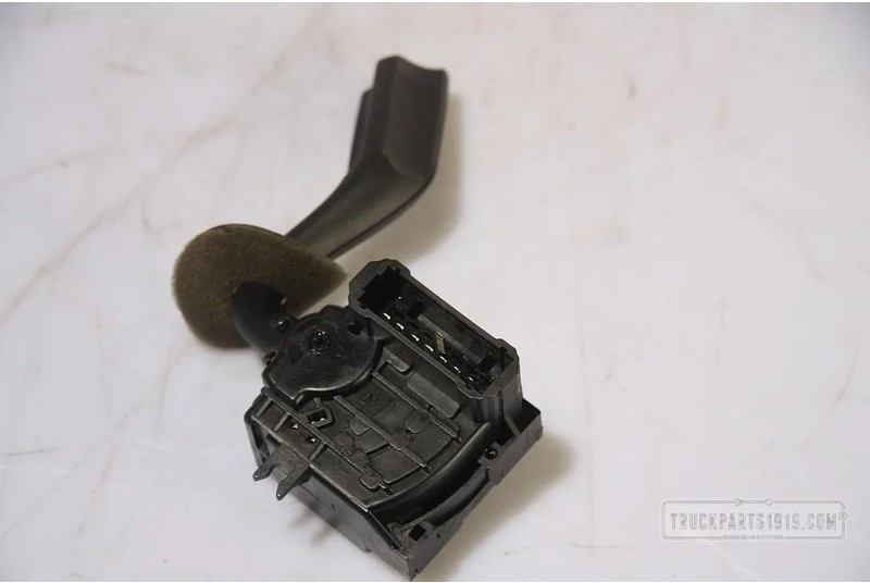 Renault Electrical System Motorremschakelaar Renault - Steering column switch for Truck: picture 2 Renault Electrical System Motorremschakelaar Renault - Steering column switch for Truck: picture 2