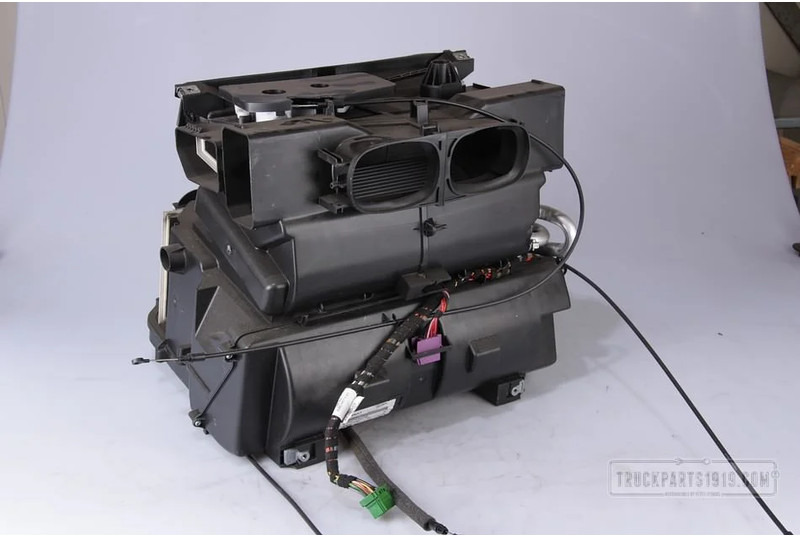 Renault Heating, Ventilation & AC Kachel unit Renault - Heating/ Ventilation for Truck: picture 2 Renault Heating, Ventilation & AC Kachel unit Renault - Heating/ Ventilation for Truck: picture 2
