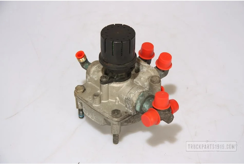 Scania R Compressed Air System Scania R Relaisklep Used - Valve for Truck: picture 1 Scania R Compressed Air System Scania R Relaisklep Used - Valve for Truck: picture 1