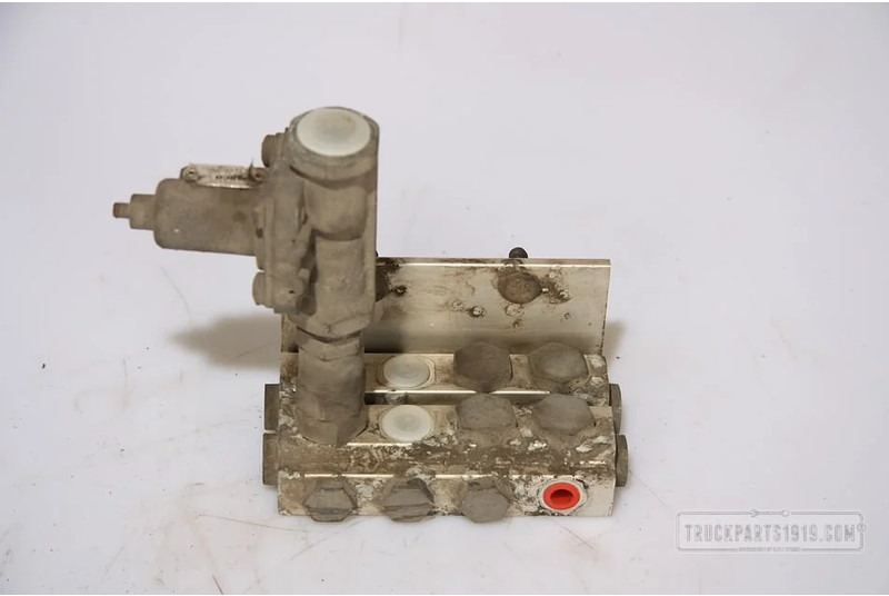 Volvo Compressed Air System Overloopklep Volvo - Valve for Truck: picture 1 Volvo Compressed Air System Overloopklep Volvo - Valve for Truck: picture 1
