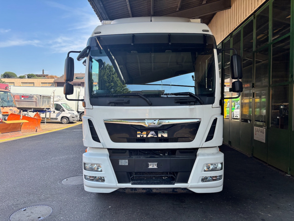 MAN TGM 18.340 - Box truck: picture 3 MAN TGM 18.340 - Box truck: picture 3