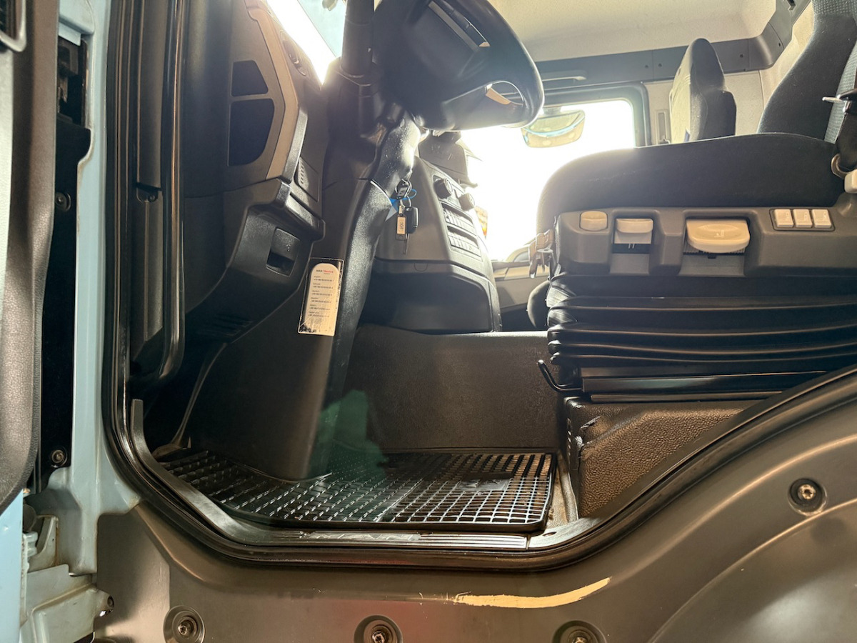 MAN TGS 35.480 8x4 - Tipper: picture 4 MAN TGS 35.480 8x4 - Tipper: picture 4