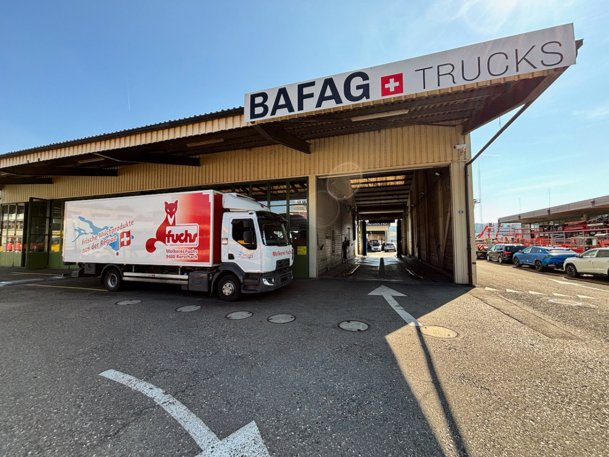 RENAULT D12.240 - Refrigerated truck: picture 2 RENAULT D12.240 - Refrigerated truck: picture 2