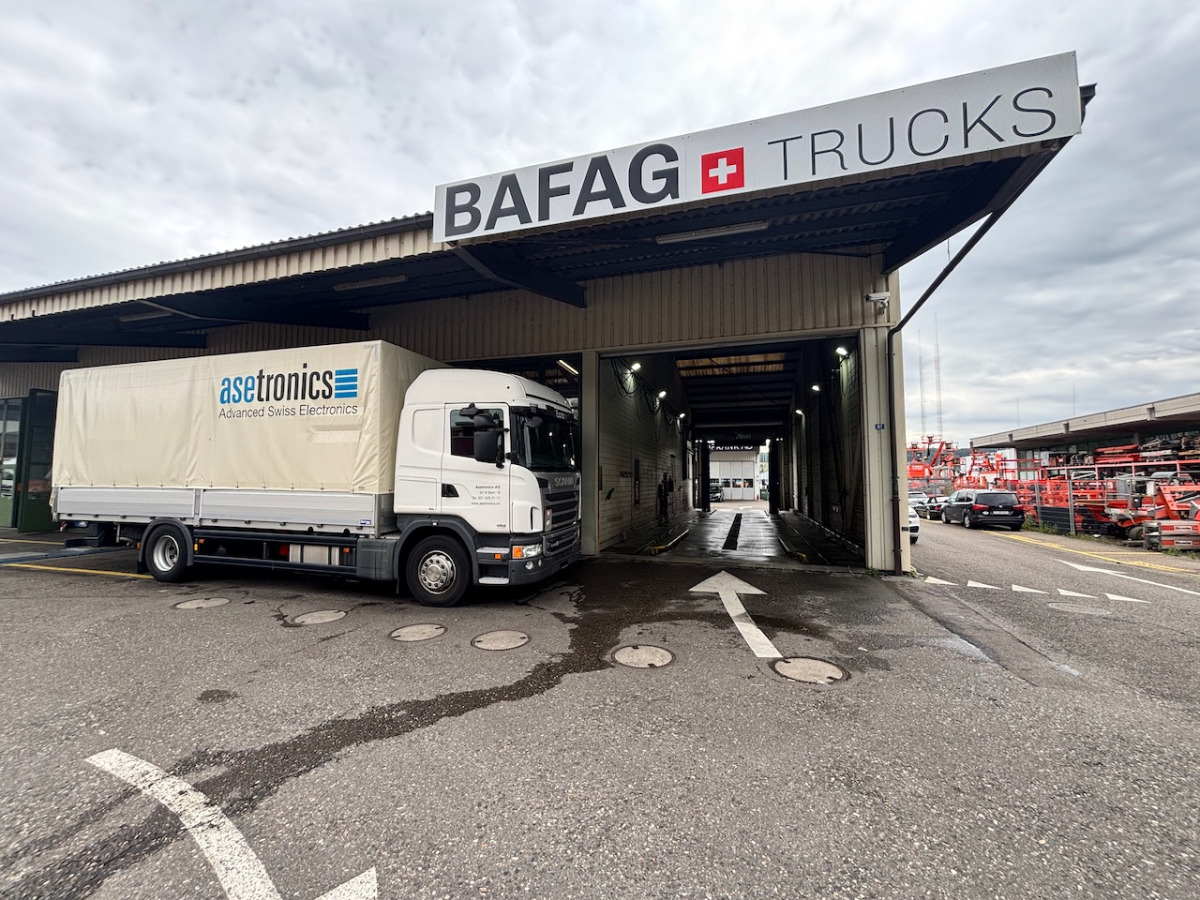 SCANIA G440 - Curtain side truck: picture 2 SCANIA G440 - Curtain side truck: picture 2