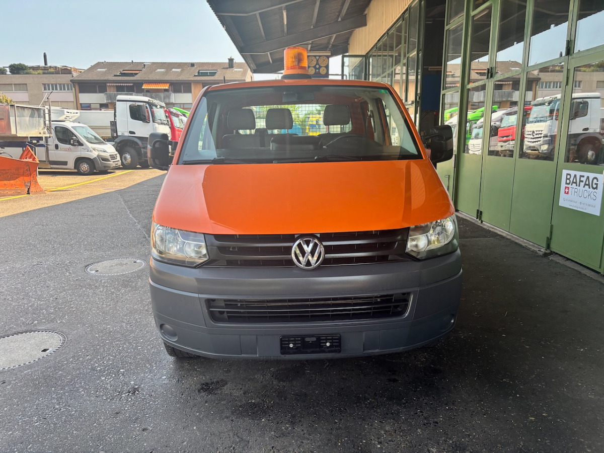 VW T5 Transporter - Open body delivery van: picture 2 VW T5 Transporter - Open body delivery van: picture 2