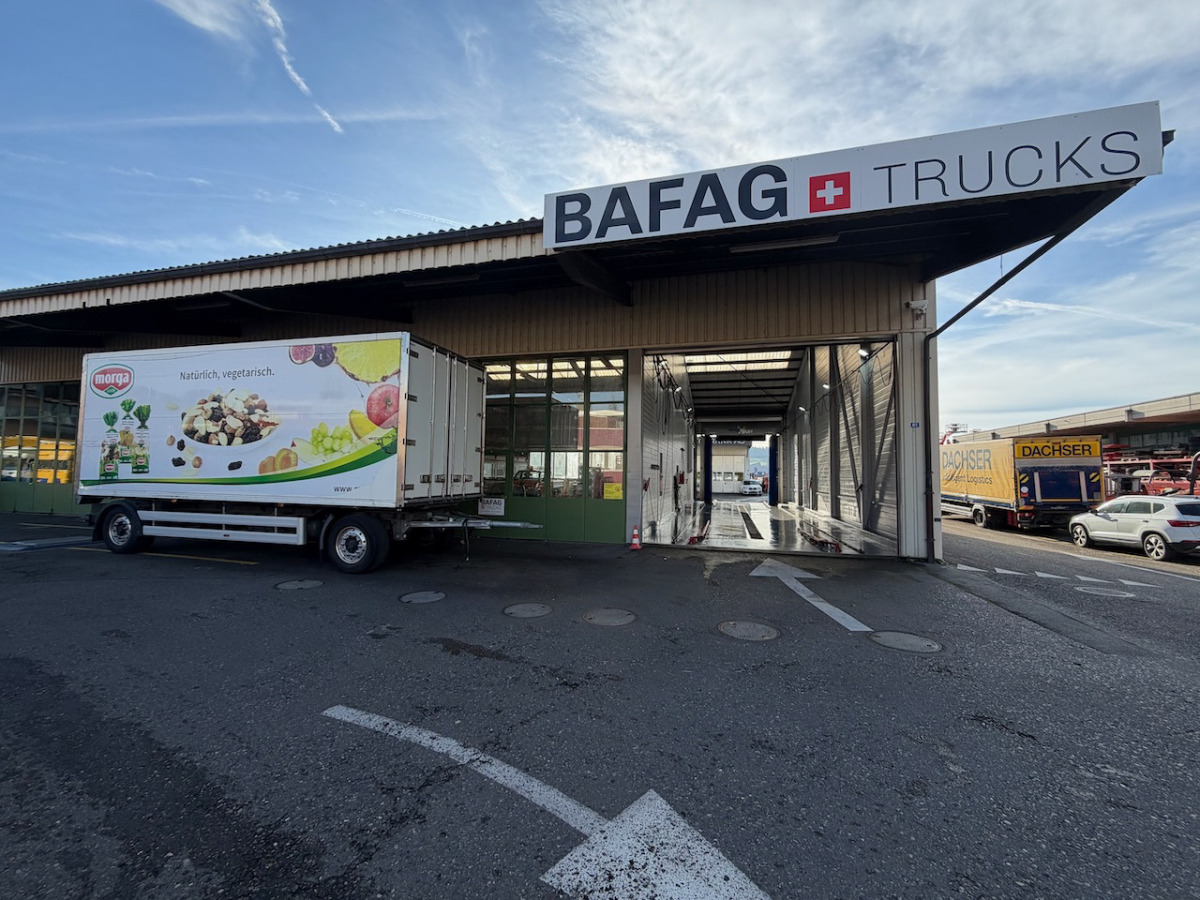 WALDE WU-15044 - Closed box trailer: picture 2 WALDE WU-15044 - Closed box trailer: picture 2