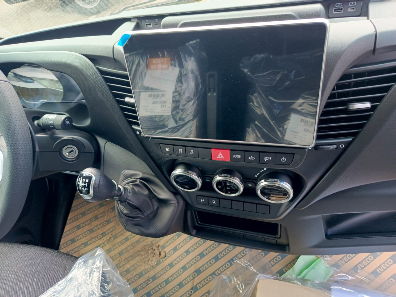 IVECO Daily 35 180 7-Sitzer - People carrier, Crew cab van: picture 5 IVECO Daily 35 180 7-Sitzer - People carrier, Crew cab van: picture 5