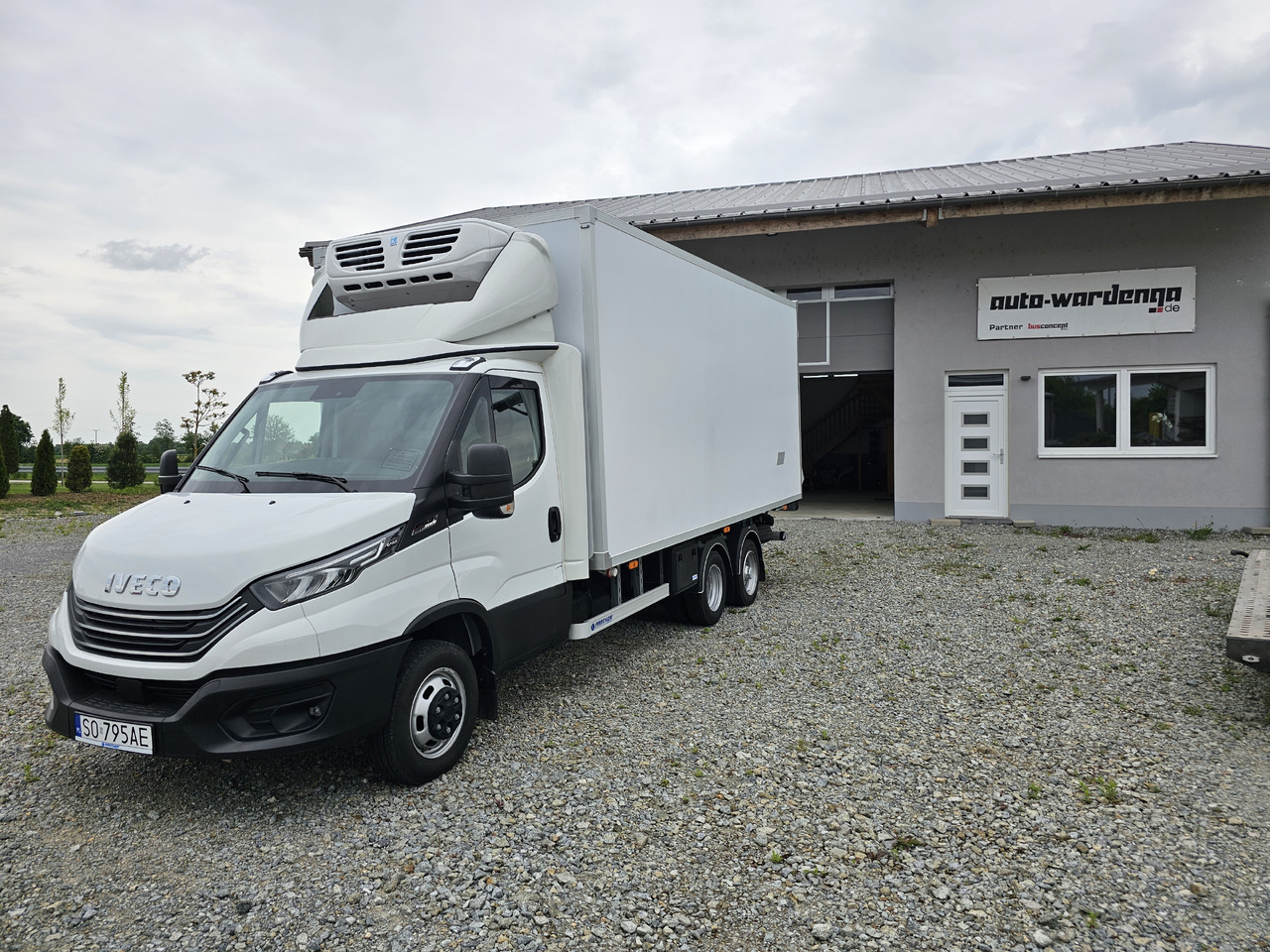 IVECO Daily BE-Truck 35S18H A8 180 PS Kühlkoffer 7.000kg Gesamtgewicht - Refrigerated truck: picture 1 IVECO Daily BE-Truck 35S18H A8 180 PS Kühlkoffer 7.000kg Gesamtgewicht - Refrigerated truck: picture 1