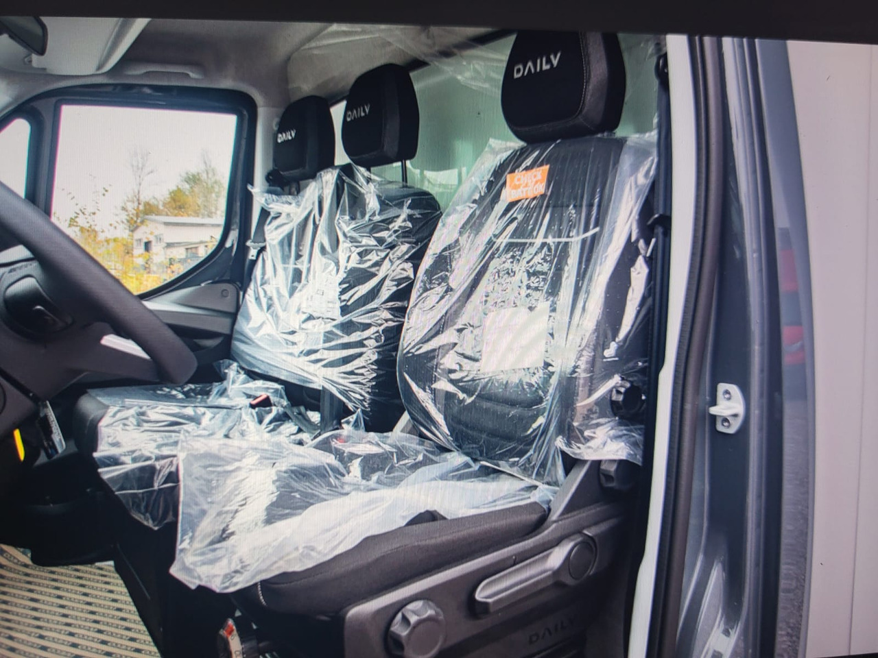 Iveco Daily 180 35S18 LBW BÃR - Closed box van: picture 5 Iveco Daily 180 35S18 LBW BÃR - Closed box van: picture 5