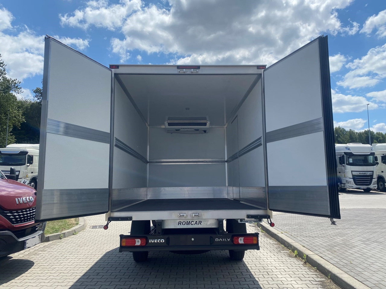 Iveco Daily 35C18 Tiefkühlkoffer -20°C - Refrigerated delivery van: picture 2 Iveco Daily 35C18 Tiefkühlkoffer -20°C - Refrigerated delivery van: picture 2
