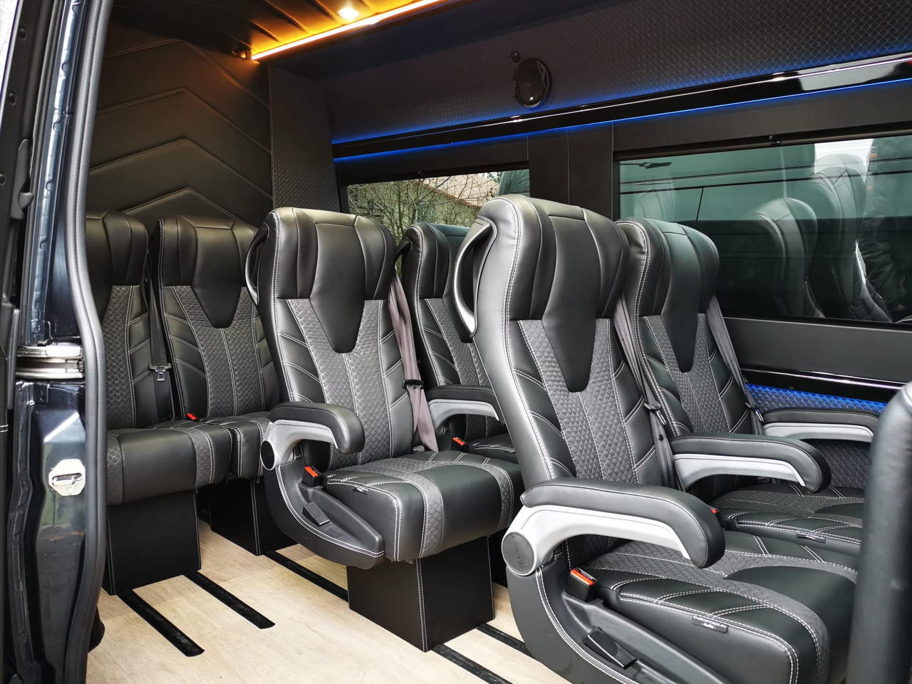 Mercedes Sprinter 319 9 Sitzer L2H1 - People carrier, Crew cab van: picture 5 Mercedes Sprinter 319 9 Sitzer L2H1 - People carrier, Crew cab van: picture 5