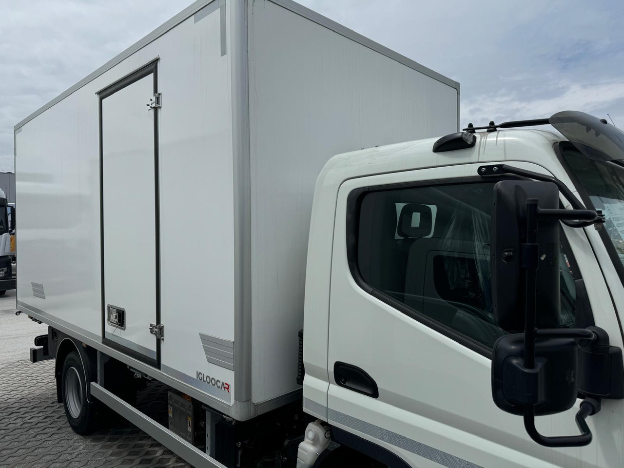 Mitsubishi Canter FUSO 70C18 Isotherm Koffer - Isothermal truck: picture 4 Mitsubishi Canter FUSO 70C18 Isotherm Koffer - Isothermal truck: picture 4