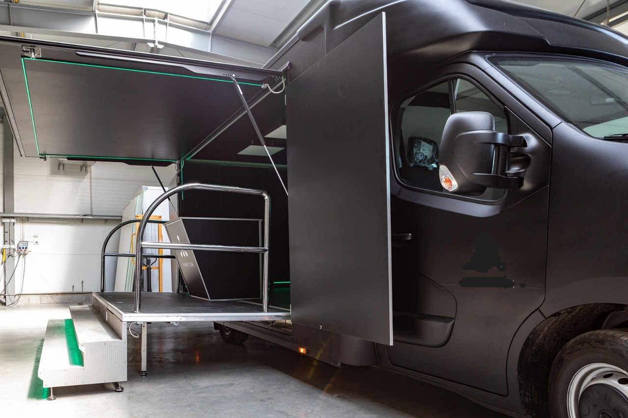 New Food truck Renault Master 165 Messefahrzeug: picture 6