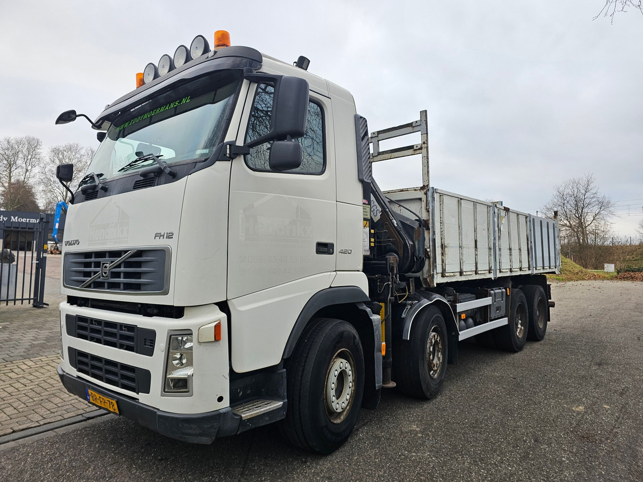 Crane truck Volvo FH 420 8x4: picture 10