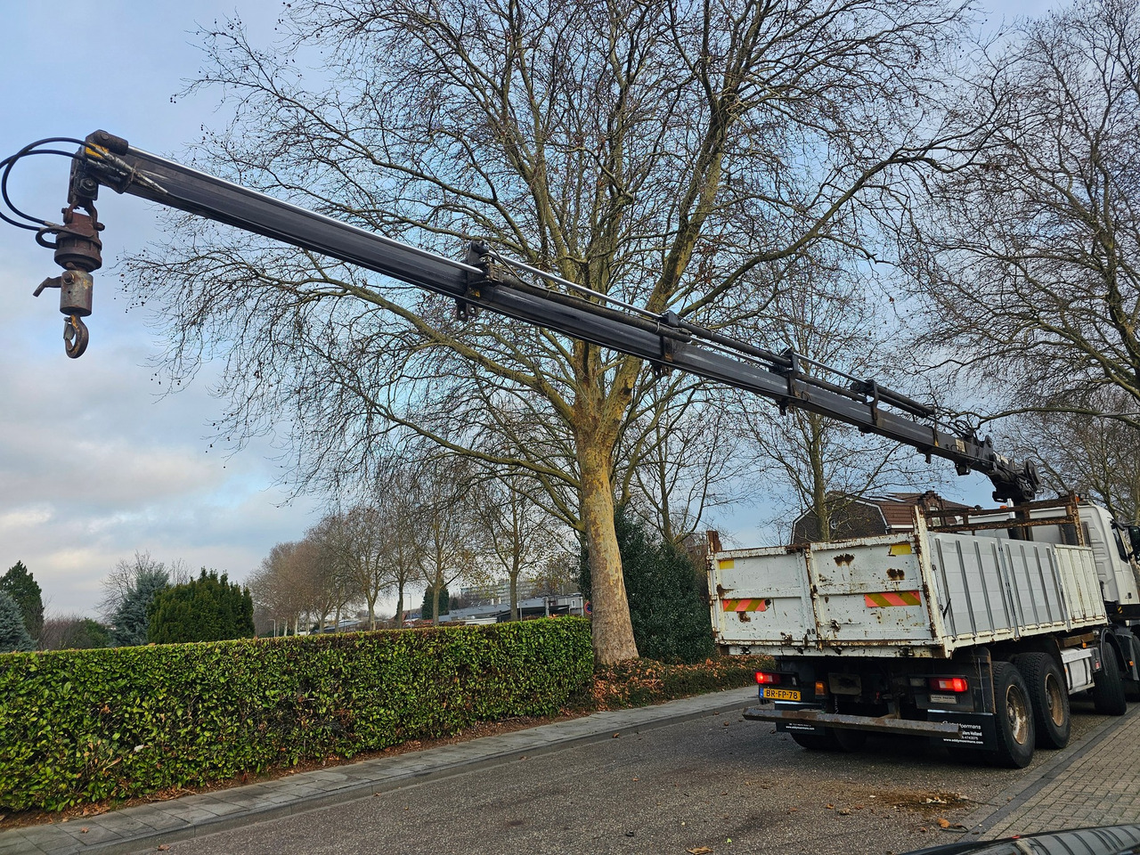 Crane truck Volvo FH 420 8x4: picture 13