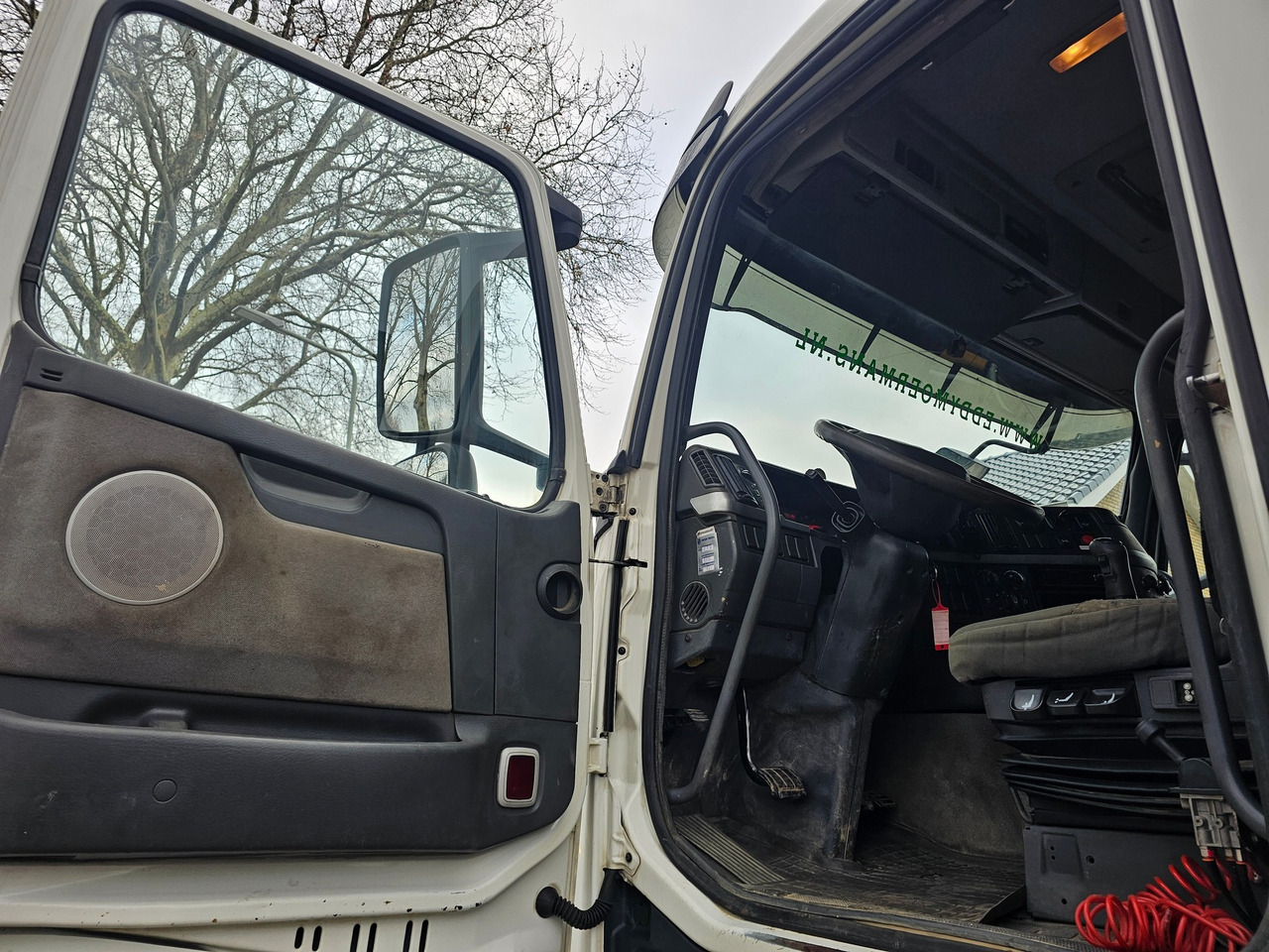 Crane truck Volvo FH 420 8x4: picture 25