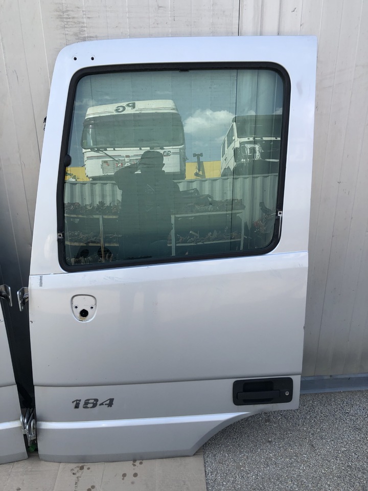 Door and parts for Truck DOOR ACTROS MP2-3 LEFT AND RIGHT MEGA SPACE CAB: picture 10