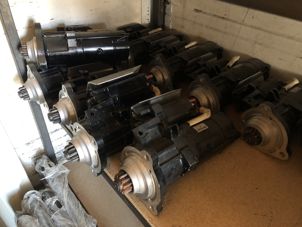 MAN STARTING MOTOR 24V MITSUBISHI - Starter for Truck: picture 4 MAN STARTING MOTOR 24V MITSUBISHI - Starter for Truck: picture 4