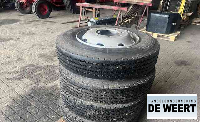 Michelin 9R22.5 , 9 R 22.5 - Wheels and tires for Agricultural machinery: picture 3 Michelin 9R22.5 , 9 R 22.5 - Wheels and tires for Agricultural machinery: picture 3
