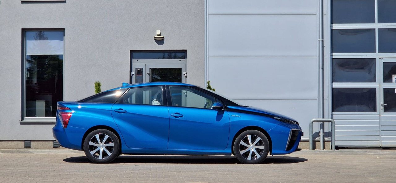 Toyota Mirai - Saloon car: picture 3 Toyota Mirai - Saloon car: picture 3