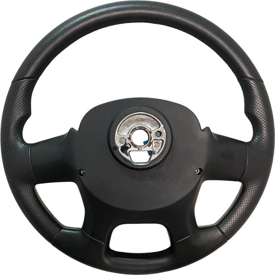 DAF 2022 - STUURWIEL MET 12 SCHAKELAARS GEBRUIKT 2307226U - Steering wheel for Truck: picture 2 DAF 2022 - STUURWIEL MET 12 SCHAKELAARS GEBRUIKT 2307226U - Steering wheel for Truck: picture 2