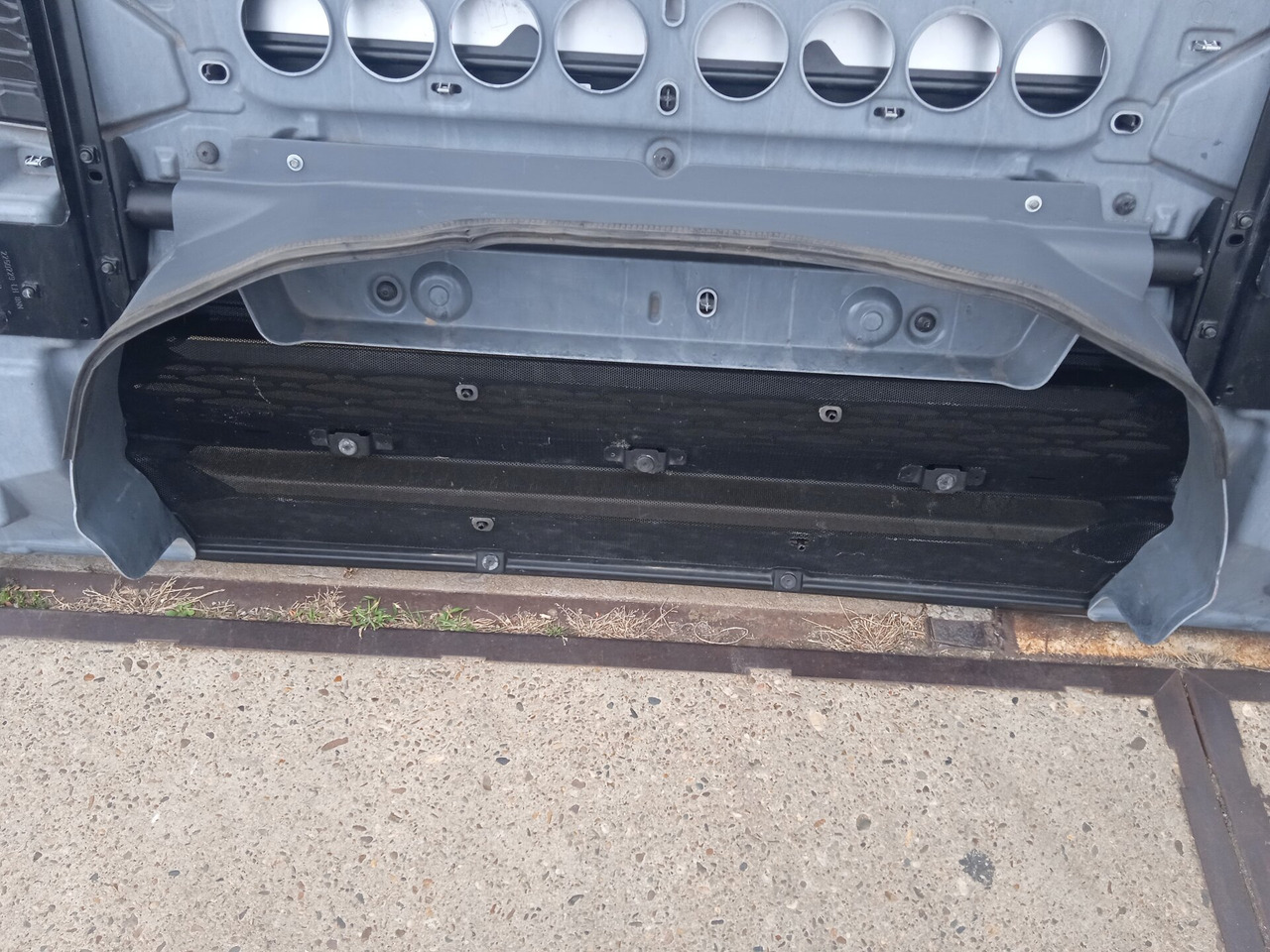 Grill for Truck DAF XG, XG+, COMPLETE BOVEN GRILLE | GEBRUIKT | 000238: picture 6