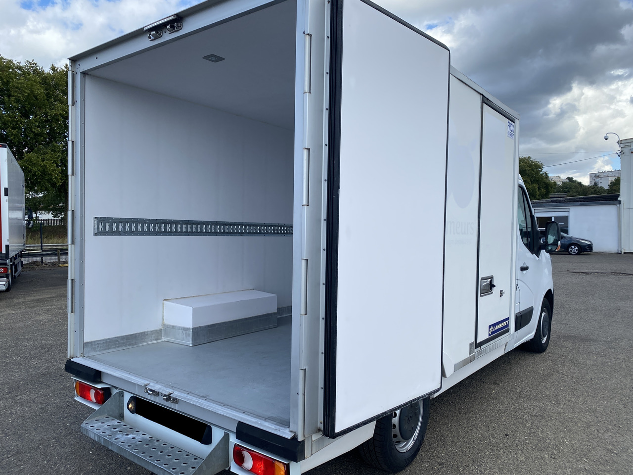 RENAULT MASTER - Refrigerated delivery van: picture 5 RENAULT MASTER - Refrigerated delivery van: picture 5