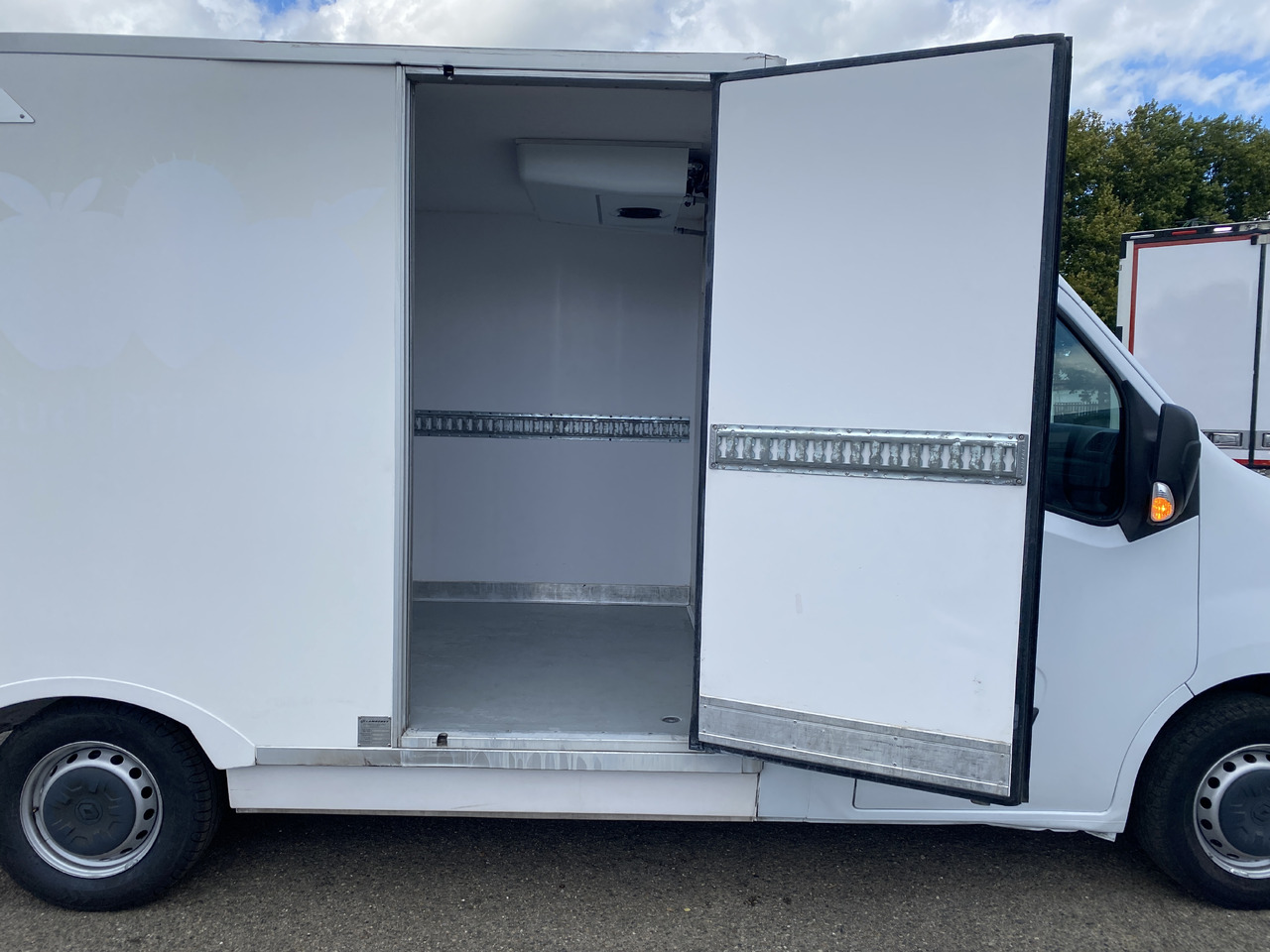 RENAULT MASTER - Refrigerated delivery van: picture 3 RENAULT MASTER - Refrigerated delivery van: picture 3
