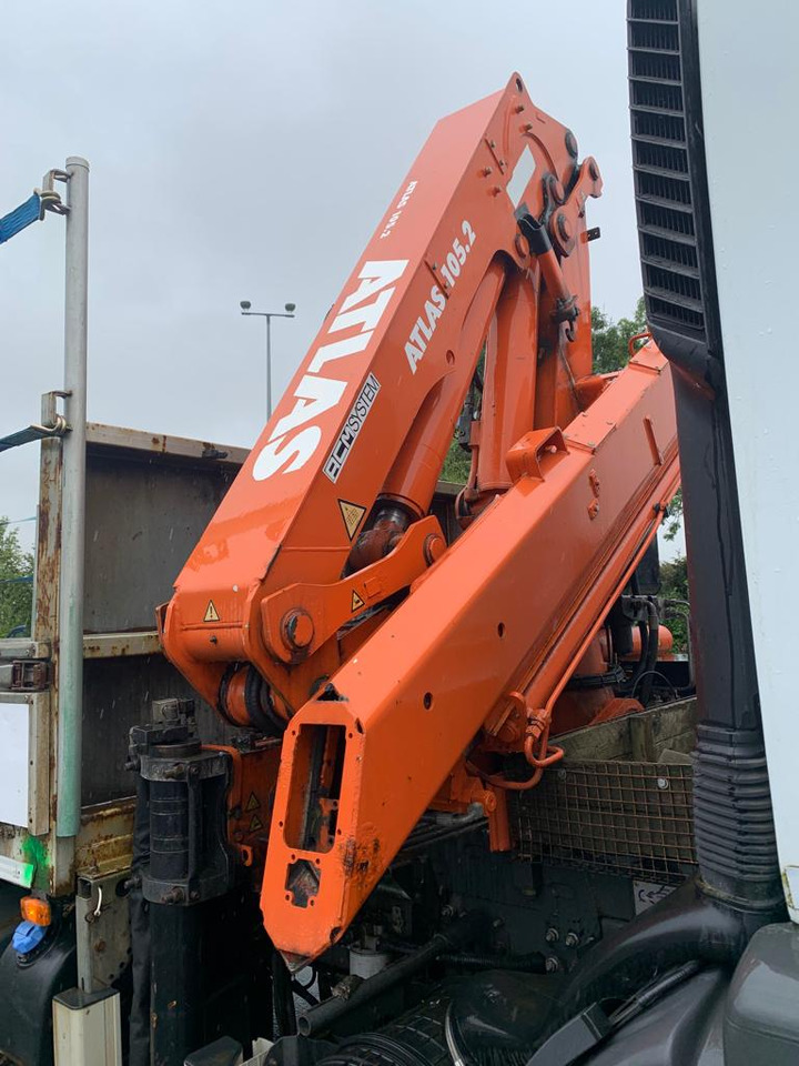 Dropside/ Flatbed truck, Crane truck 2011 Renault Premium Lander: picture 10