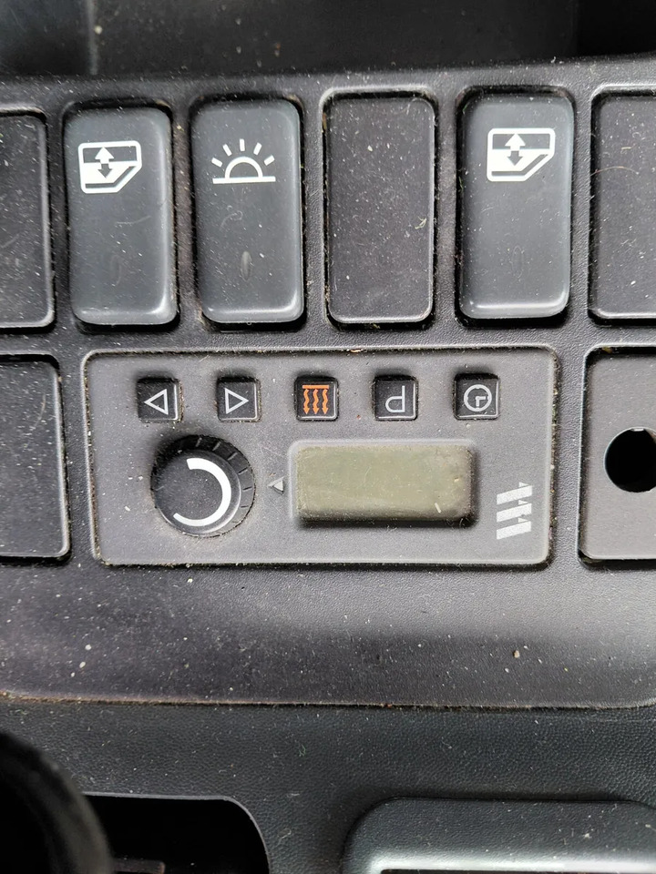 Curtain side truck 2014 – Man TGM 18.250 2DR AUTO 4X2: picture 12