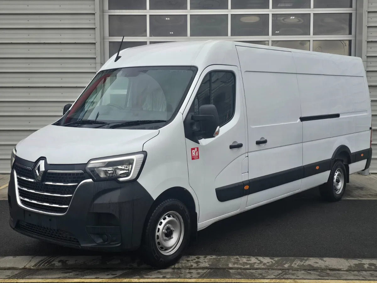 Panel van New Renault Master L4H2 RWD: picture 16