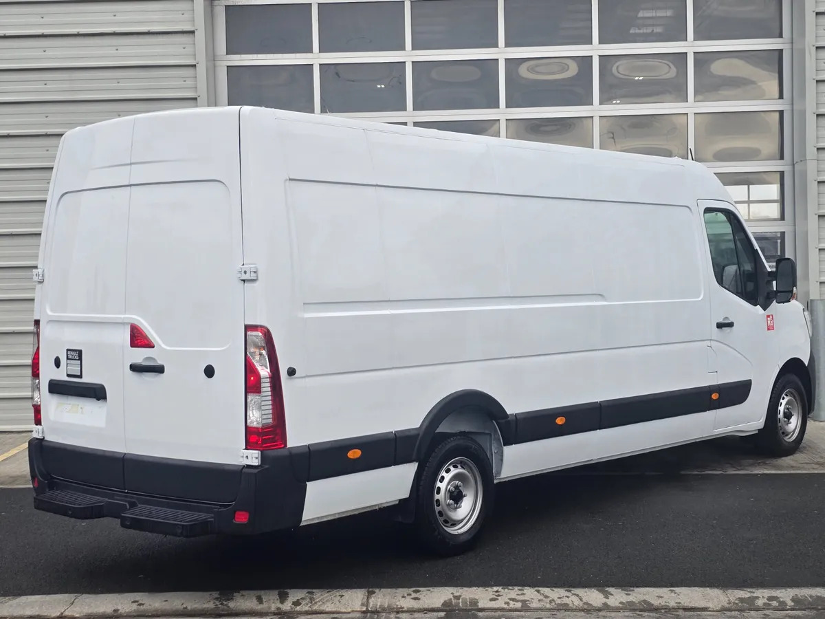Panel van New Renault Master L4H2 RWD: picture 8