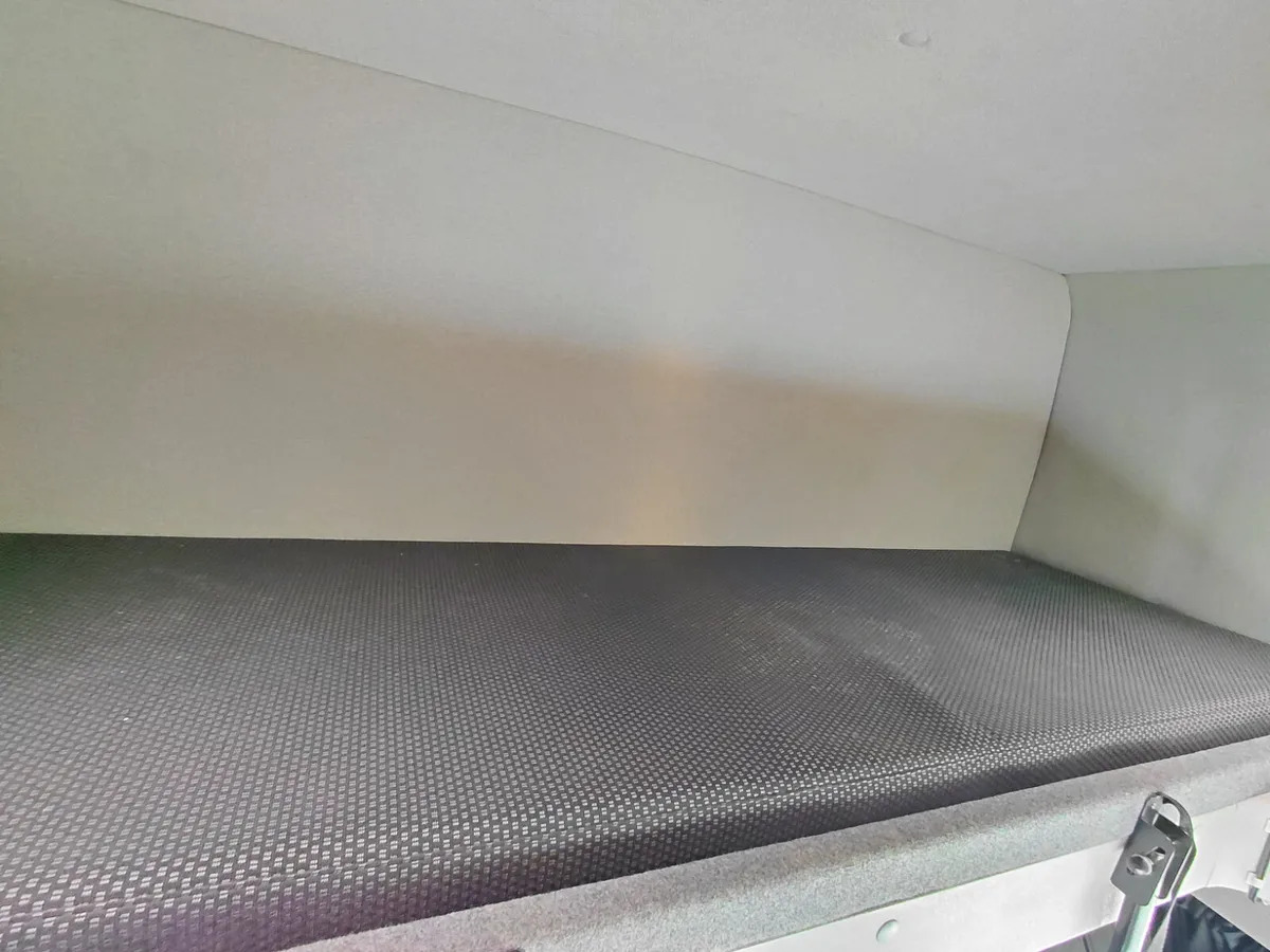 2017 Renault D12 4×2 Double Sleeper Curtainsider - Other machinery: picture 2 2017 Renault D12 4×2 Double Sleeper Curtainsider - Other machinery: picture 2