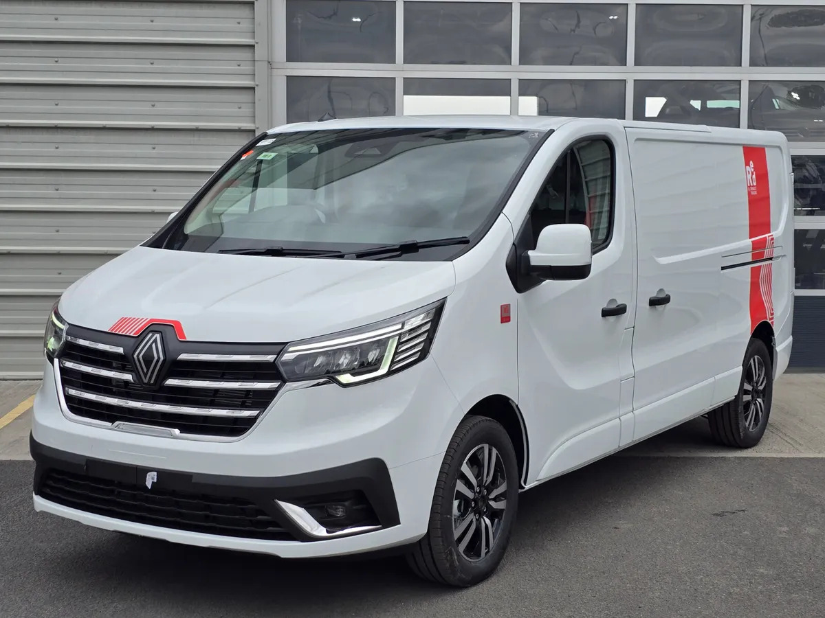 NEW Renault Trafic Exclusive 170BHP/150BHP Auto White - Other machinery: picture 5 NEW Renault Trafic Exclusive 170BHP/150BHP Auto White - Other machinery: picture 5