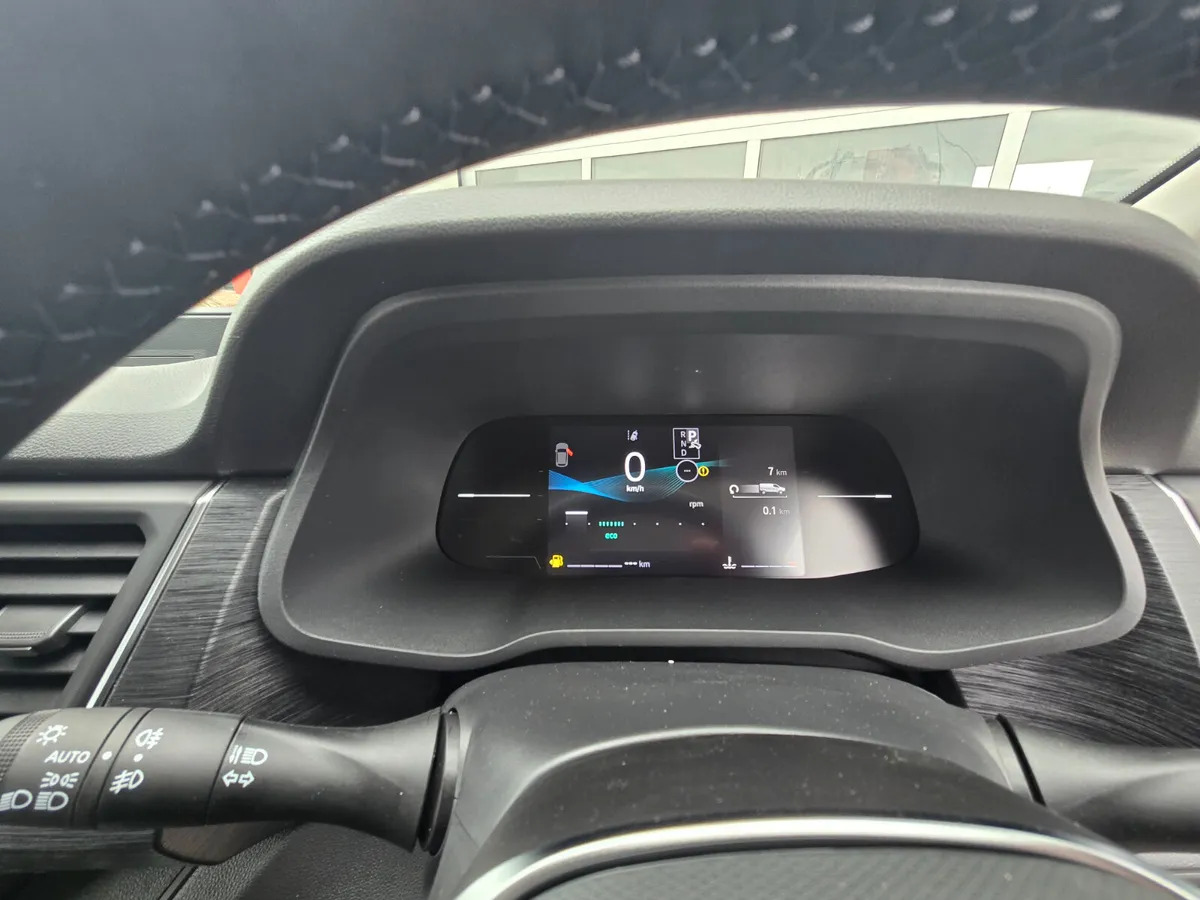 NEW Renault Trafic Exclusive 170BHP/150BHP Auto White - Other machinery: picture 4 NEW Renault Trafic Exclusive 170BHP/150BHP Auto White - Other machinery: picture 4