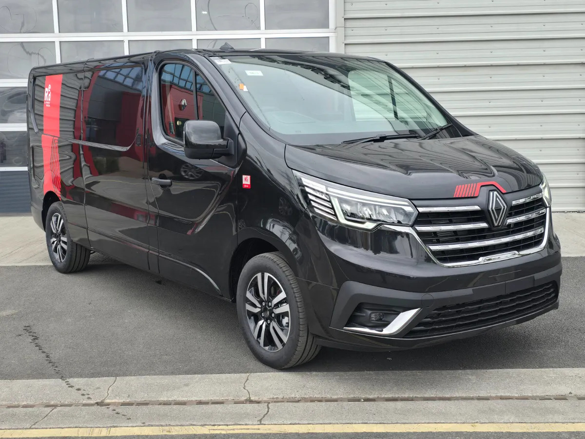 NEW Renault Trafic Exclusive 170BHP/150BHP Manual Black - Other machinery: picture 1 NEW Renault Trafic Exclusive 170BHP/150BHP Manual Black - Other machinery: picture 1