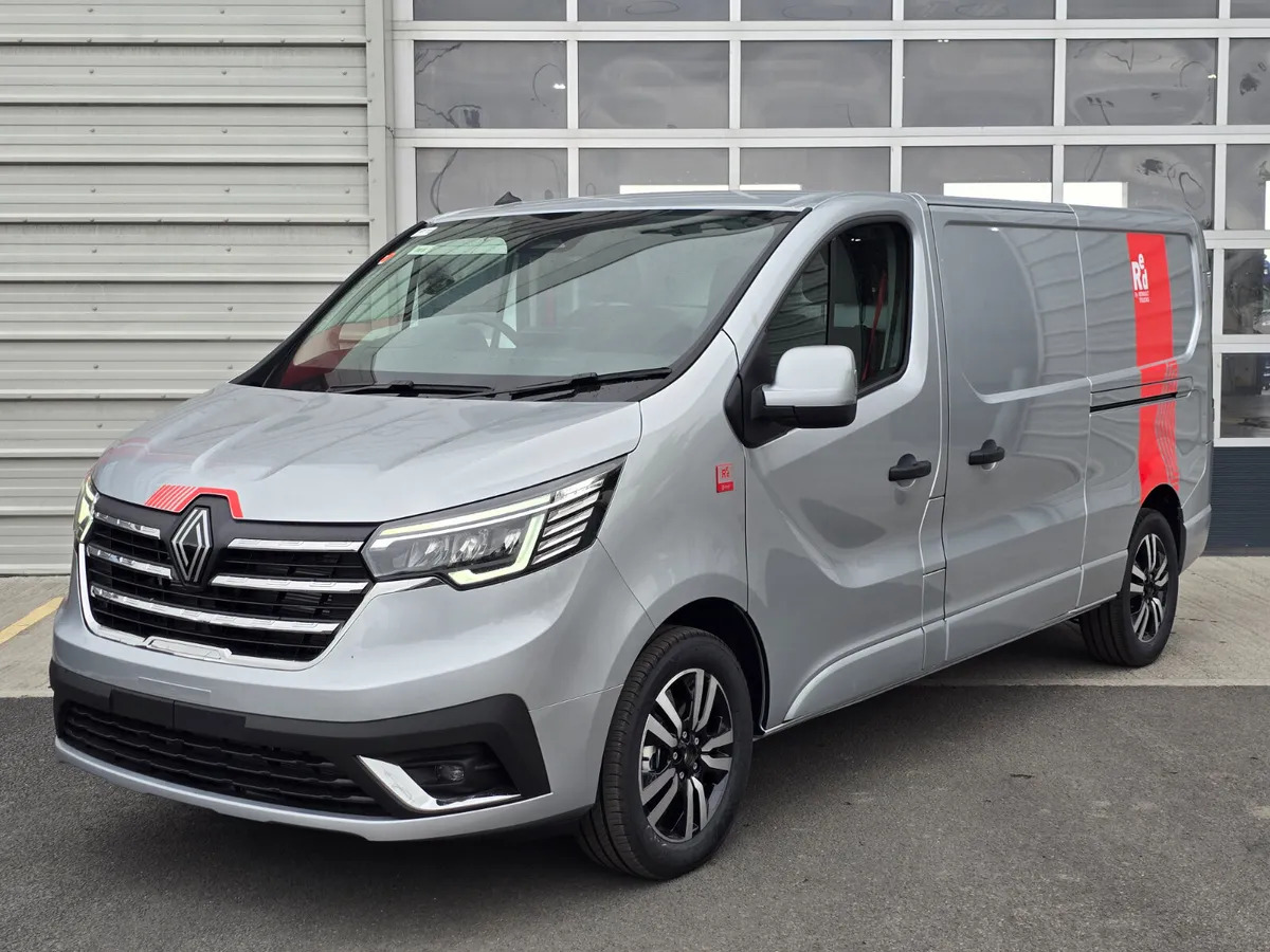 NEW Renault Trafic Exclusive 170BHP/150BHP Manual Silver - Other machinery: picture 5 NEW Renault Trafic Exclusive 170BHP/150BHP Manual Silver - Other machinery: picture 5