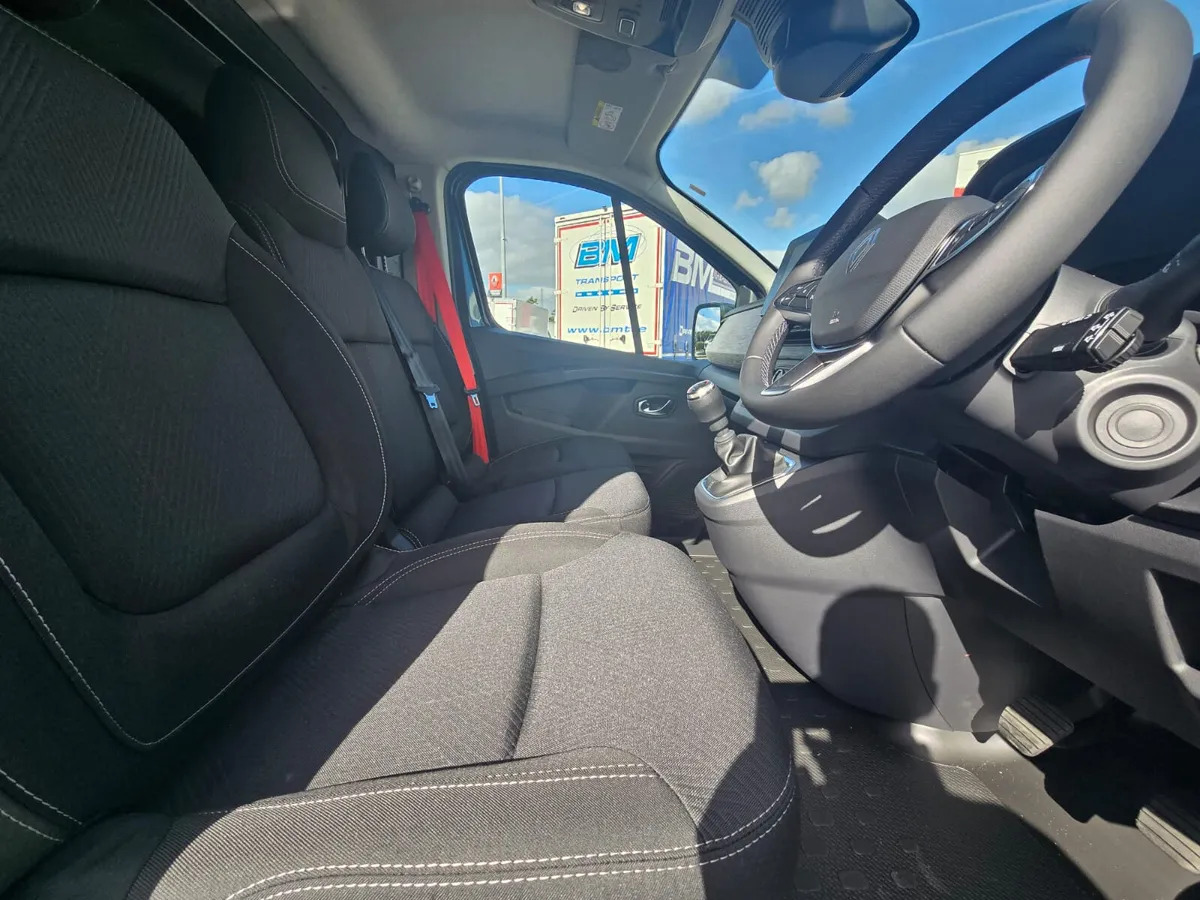 NEW Renault Trafic Exclusive 170BHP/150BHP Manual White - Other machinery: picture 4 NEW Renault Trafic Exclusive 170BHP/150BHP Manual White - Other machinery: picture 4
