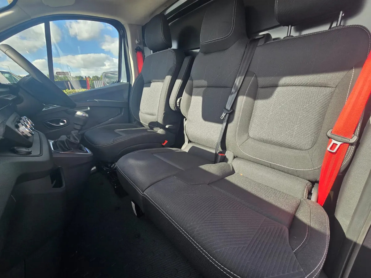 NEW Renault Trafic Exclusive 170BHP/150BHP Manual White - Other machinery: picture 3 NEW Renault Trafic Exclusive 170BHP/150BHP Manual White - Other machinery: picture 3