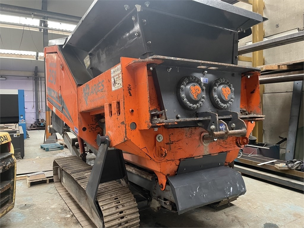 Arjes Impaktor 250 - Mobile crusher: picture 3 Arjes Impaktor 250 - Mobile crusher: picture 3
