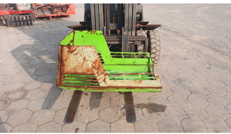 Deutz-Fahr 4006-5206 - Hood for Agricultural machinery: picture 3 Deutz-Fahr 4006-5206 - Hood for Agricultural machinery: picture 3