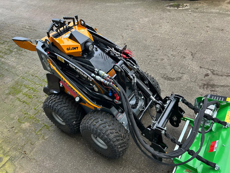 Giant SK252D + klepelmaaier - Compact loader: picture 4 Giant SK252D + klepelmaaier - Compact loader: picture 4